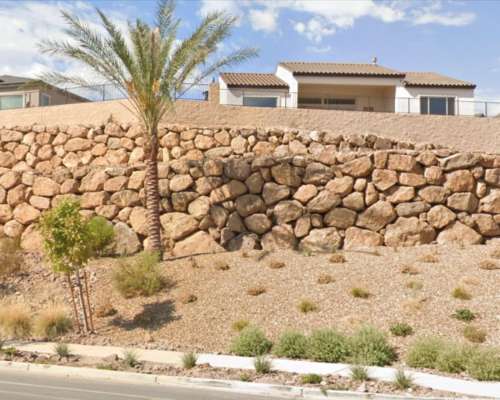 Large Boulder Placement Tips for Las Vegas Landscaping